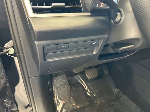 Used 2024 Mitsubishi Outlander SE image 44