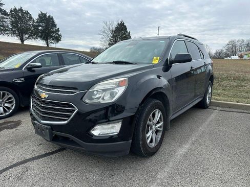 Used 2017 Chevrolet Equinox LT w/ Convenience Package image 2
