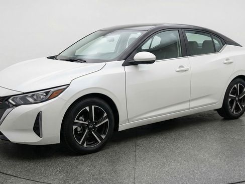 Used 2025 Nissan Sentra SV FWD image 3