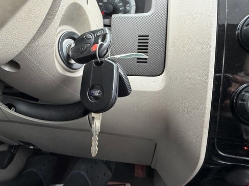 Used 2009 Ford Escape Limited image 33