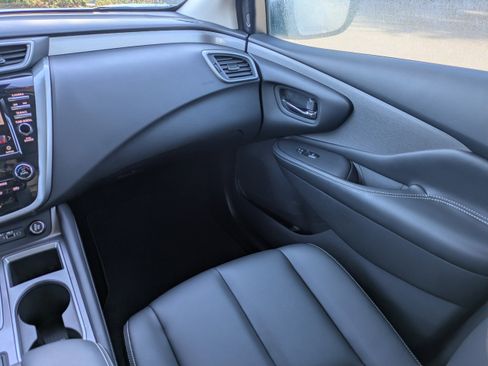 Certified 2024 Nissan Murano SV image 18