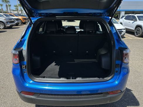 Used 2024 Jeep Compass Latitude AWD/4WD image 31