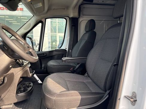 Used 2024 RAM ProMaster 2500 w/ Convenience Group FWD image 13
