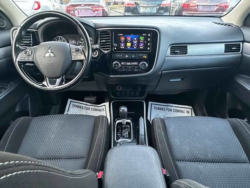 Used 2017 Mitsubishi Outlander SE image 14