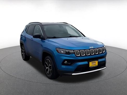 Used 2025 Jeep Compass Limited AWD/4WD image 3