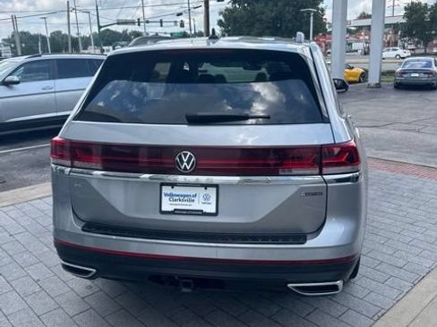 Used 2024 Volkswagen Atlas SE w/ Black Wheel Package AWD/4WD image 8