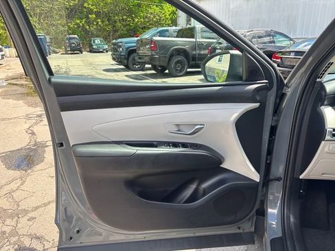 Used 2025 Hyundai Tucson SE AWD/4WD image 13