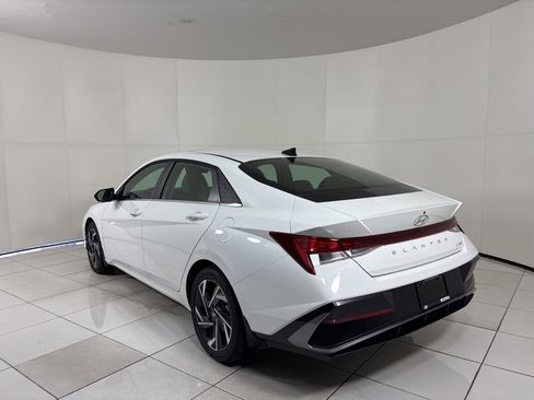 New 2026 Hyundai Elantra Limited image 3