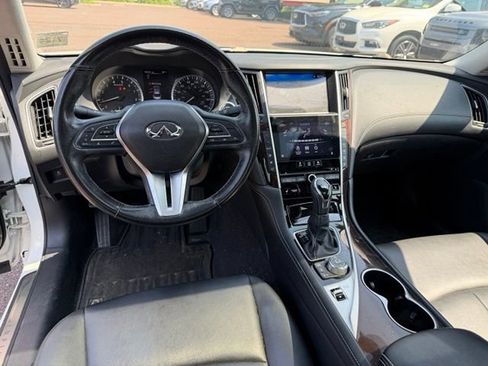 Used 2019 INFINITI Q50 Luxe w/ Essential Package (3.0T Luxe) AWD/4WD image 13