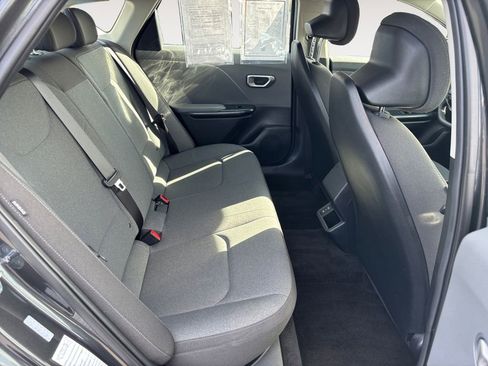 Used 2025 Kia K4 LXS image 11