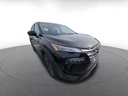 Used 2025 Nissan Rogue SV FWD image 4