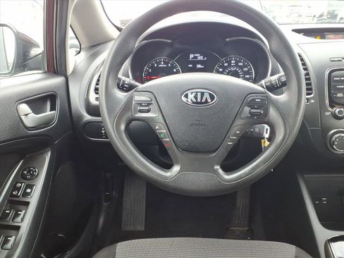 Used 2017 Kia Forte LX image 5