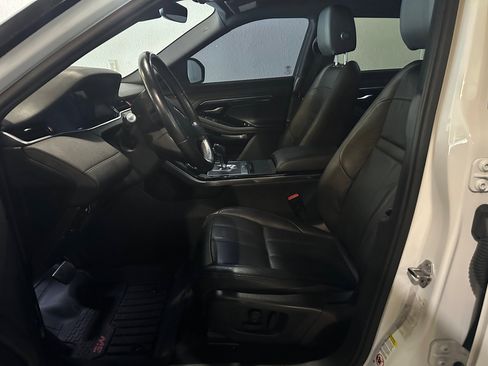 Used 2020 Land Rover Range Rover Evoque SE image 9