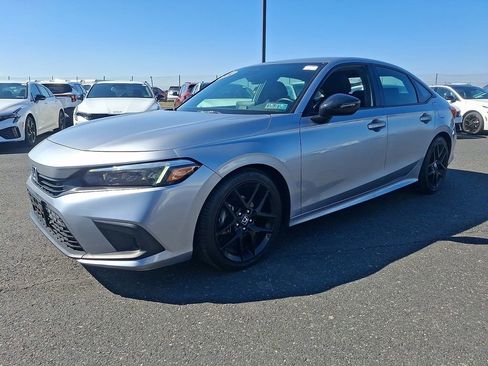 Used 2024 Honda Civic Sport image 3
