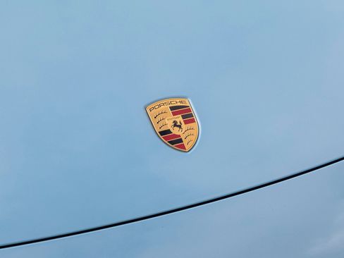 Certified 2025 Porsche Macan Electric image 16