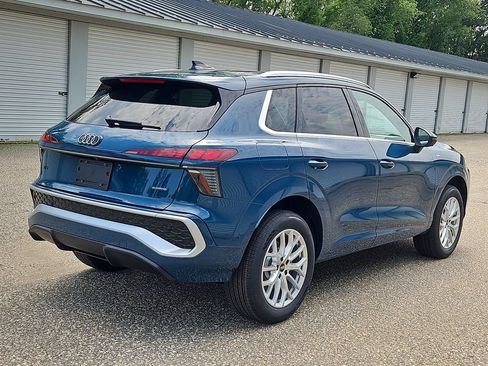 New 2026 Audi Q3 quattro 2.0T AWD/4WD image 3