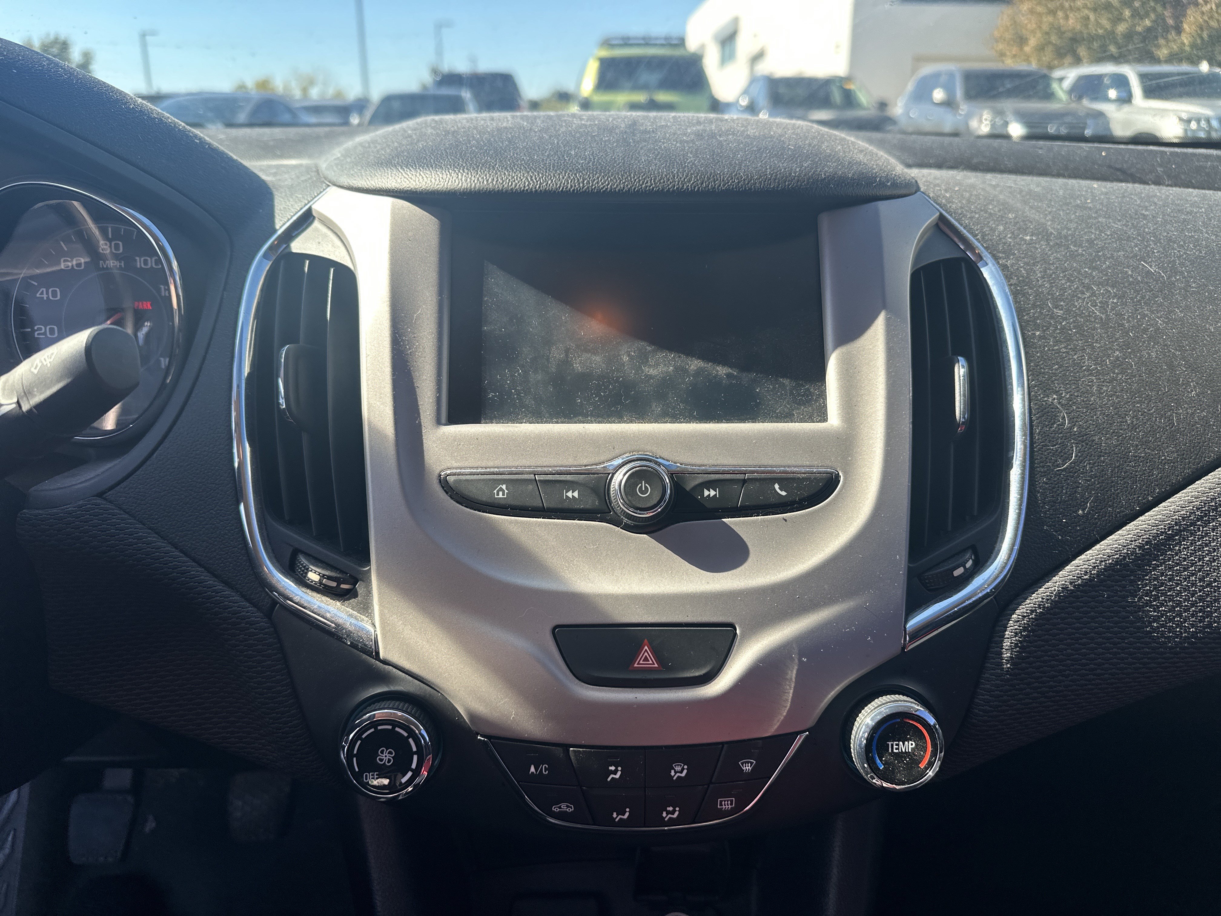 Used 2017 Chevrolet Cruze LS FWD image 5