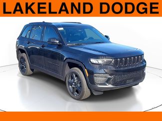 New 2025 Jeep Grand Cherokee Altitude video 1