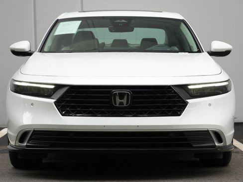 Used 2024 Honda Accord Touring image 6