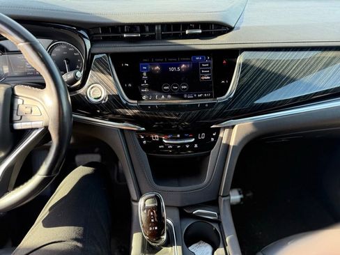 Used 2023 Cadillac XT6 Premium Luxury image 9