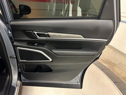 Used 2022 Kia Telluride EX image 34