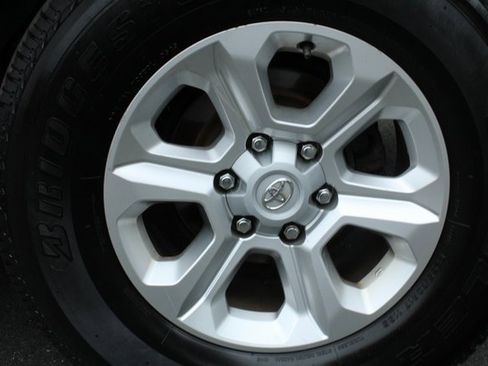 Used 2015 Toyota 4Runner SR5 Premium image 7