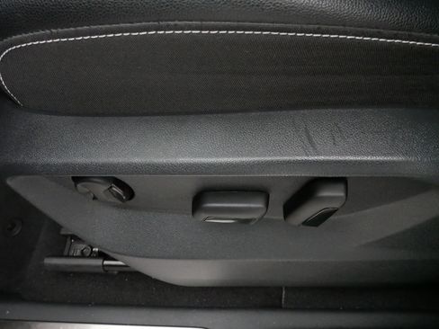 Certified 2025 Volkswagen Atlas SE image 20