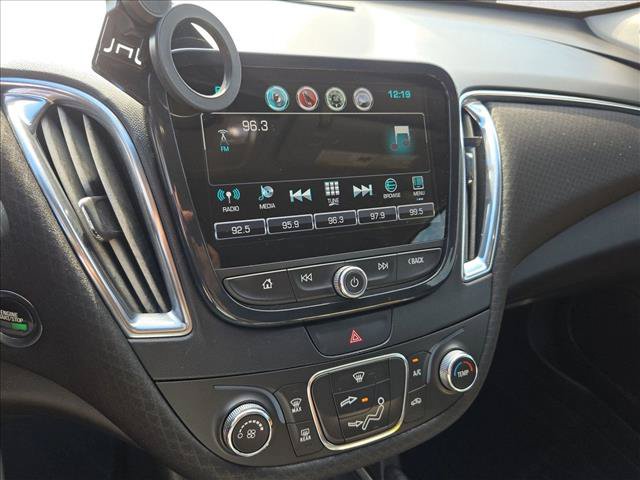 Used 2017 Chevrolet Malibu LT FWD image 12