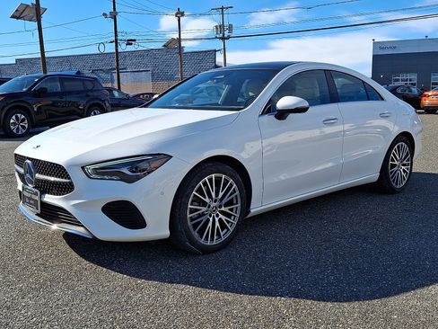 Used 2024 Mercedes-Benz CLA 250 4MATIC image 3