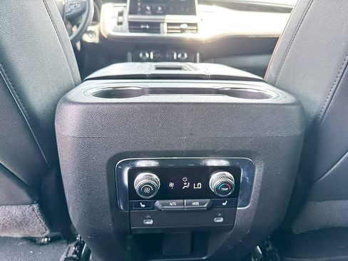 Used 2024 GMC Yukon AT4 w/ Technology Package AWD/4WD image 24