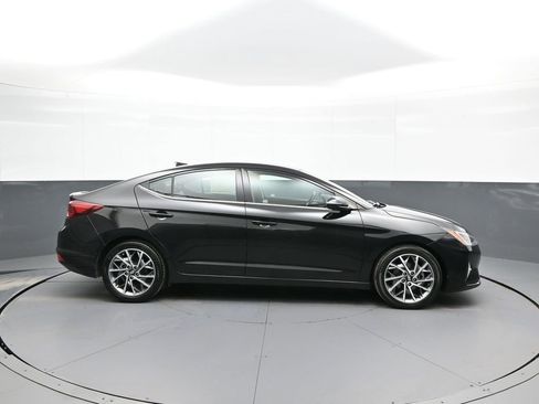 Used 2019 Hyundai Elantra Limited w/ Cargo Package image 5