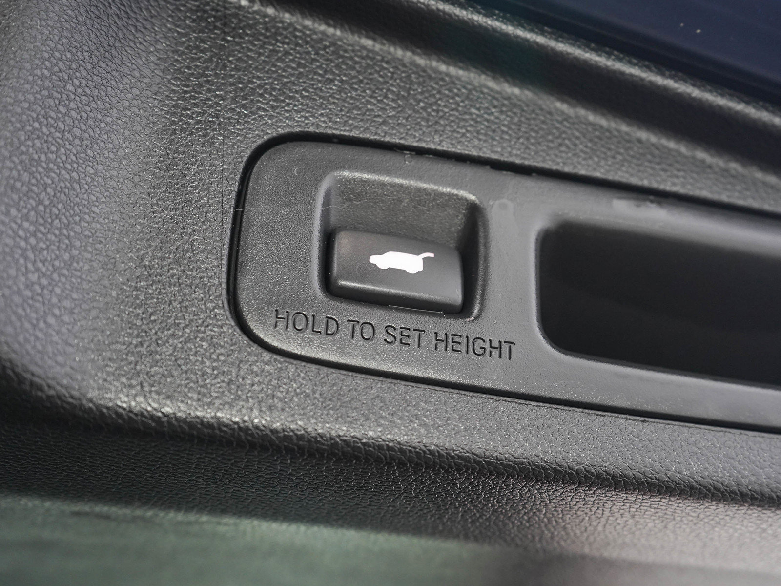 Used 2017 Honda CR-V Touring image 11