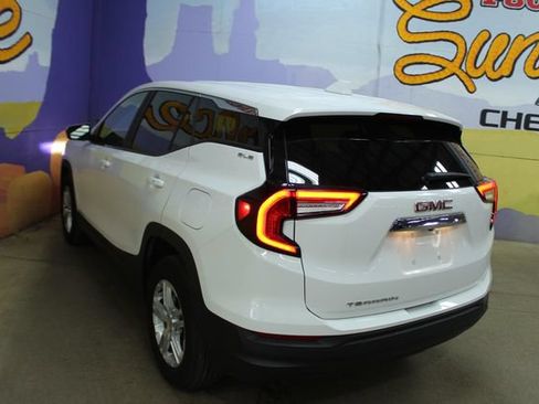 Used 2024 GMC Terrain SLE w/ LPO, Floor Liner Package FWD image 6