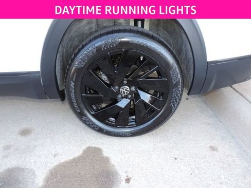 Used 2025 Volkswagen Atlas SE FWD image 13