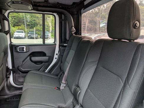 Used 2022 Jeep Gladiator Willys image 24