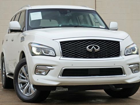 Used 2017 INFINITI QX80 4WD w/ Driver Assistance Package image 2