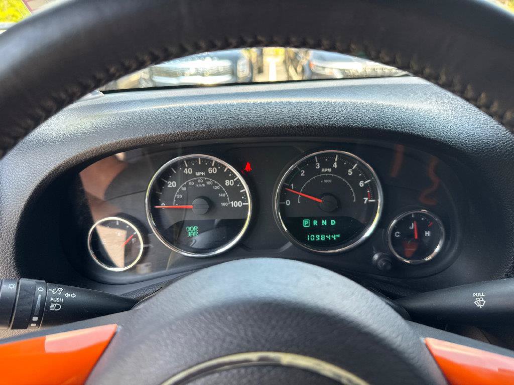Used 2016 Jeep Wrangler Unlimited Sahara w/ Connectivity Group AWD/4WD image 26