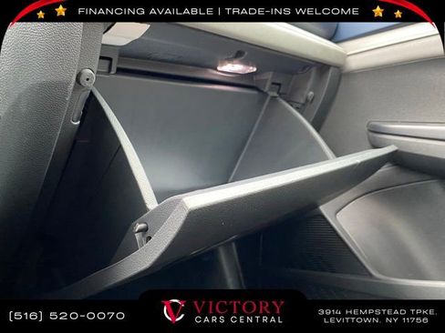 Used 2024 Volkswagen Taos SE image 32