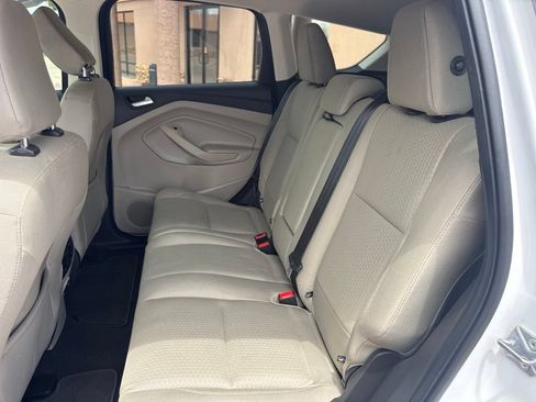 Certified 2019 Ford Escape SE FWD image 33