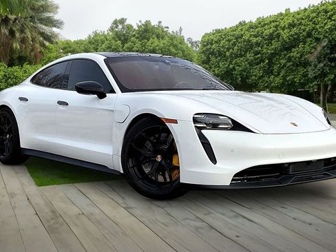 Used 2020 Porsche Taycan 4S image 3