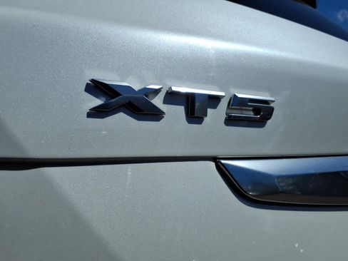 Used 2025 Cadillac XT5 Premium Luxury w/ LPO, Bronce Accent Package AWD/4WD image 4