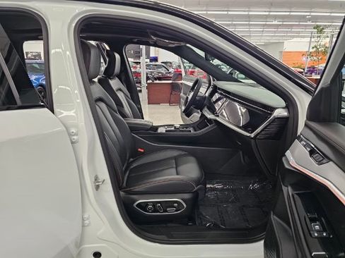 Used 2024 Jeep Wagoneer Launch Edition image 31