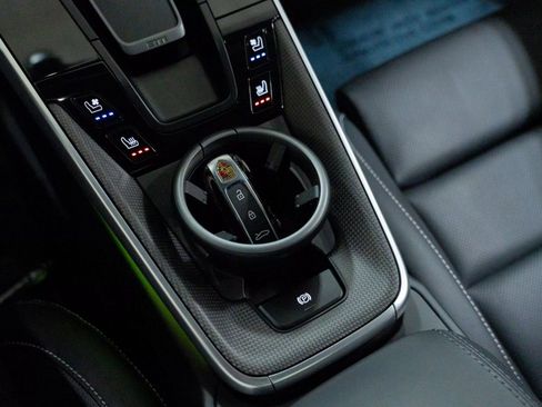 Used 2022 Porsche 911 Turbo image 53