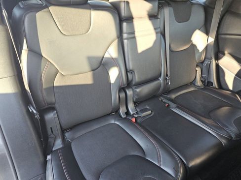 Used 2018 Jeep Cherokee Trailhawk image 24