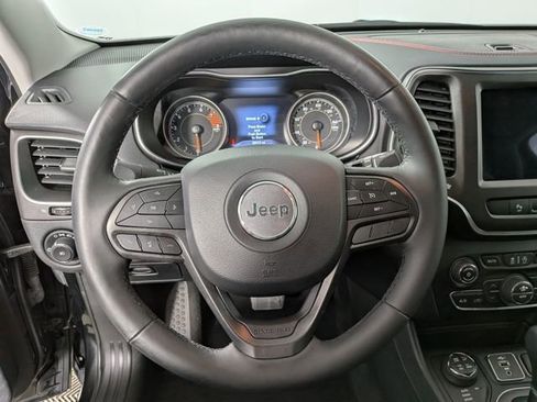 Used 2019 Jeep Cherokee Trailhawk w/ Comfort/Convenience Group image 16