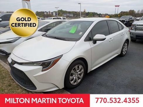 Used 2022 Toyota Corolla LE image 2