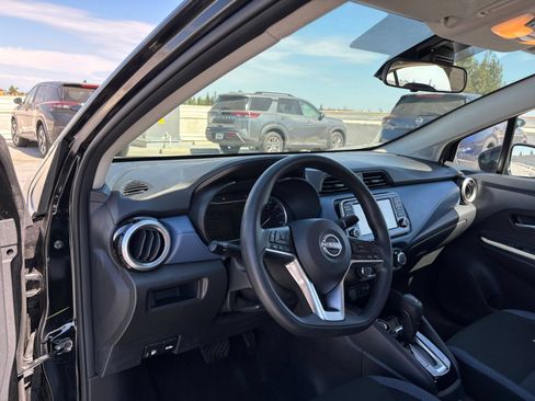 Used 2025 Nissan Versa SV FWD image 31