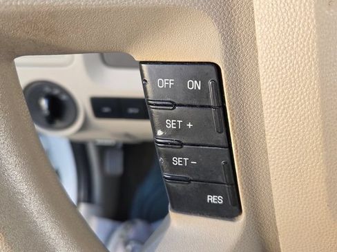 Used 2011 Ford Escape XLS w/ 102A Rapid Spec Order Code FWD image 21