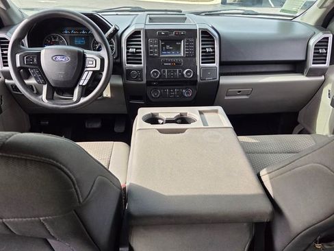 Used 2017 Ford F150 XLT image 8