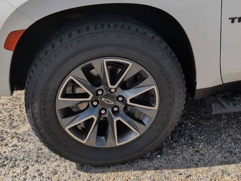 Certified 2023 Chevrolet Tahoe Z71 w/ Luxury Package AWD/4WD image 9